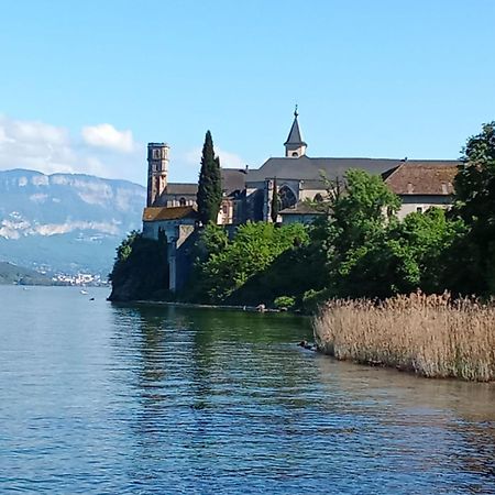 Ceyzerieu Chez Karine Bed & Breakfast エクステリア 写真