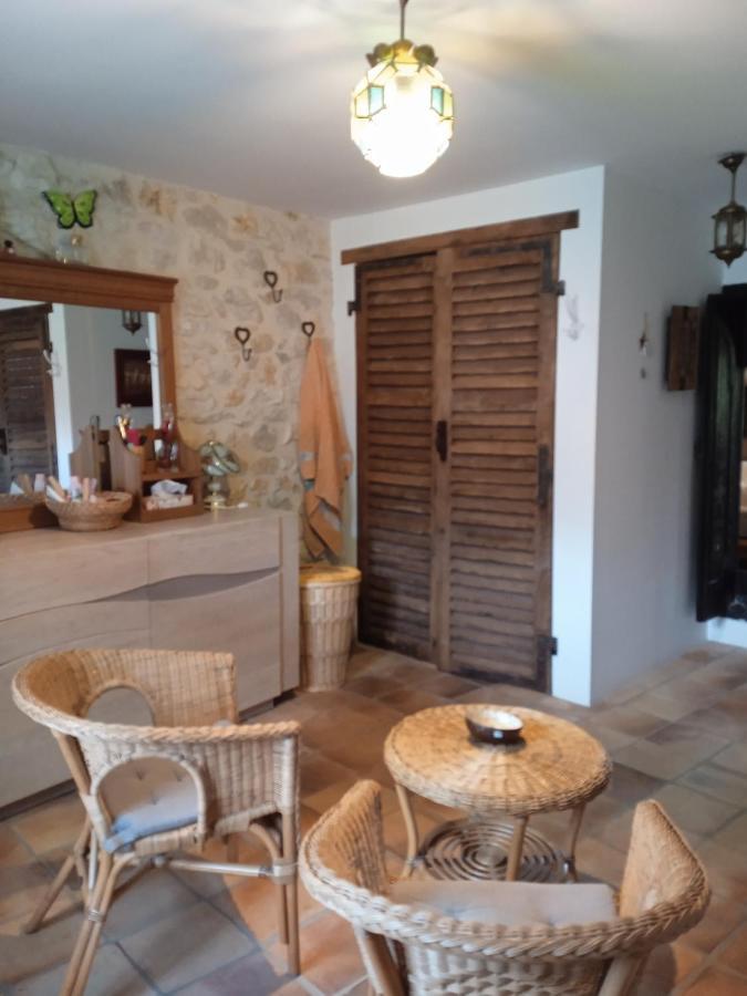 Ceyzerieu Chez Karine Bed & Breakfast エクステリア 写真