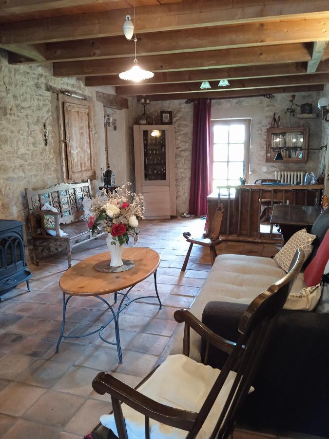 Ceyzerieu Chez Karine Bed & Breakfast エクステリア 写真
