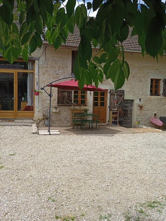 Ceyzerieu Chez Karine Bed & Breakfast エクステリア 写真