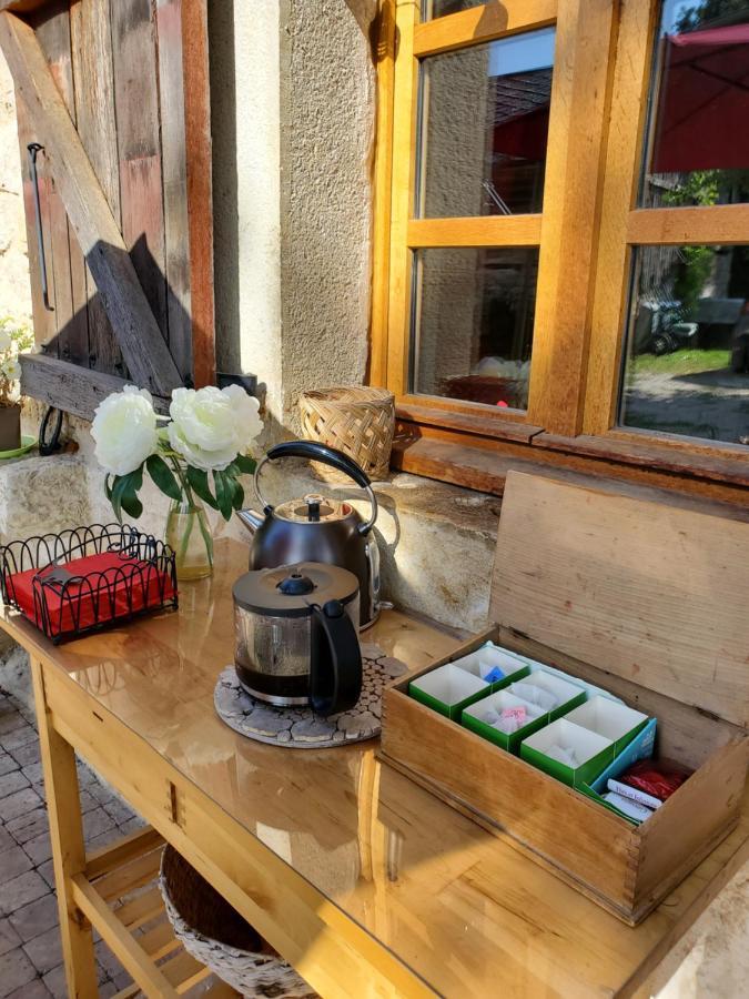 Ceyzerieu Chez Karine Bed & Breakfast エクステリア 写真